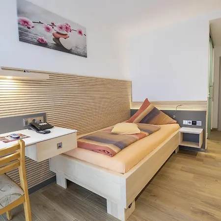 Hotell Garni Jägerhof 3*